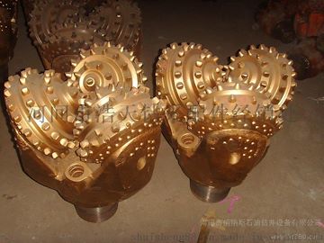 8寸半（215.9mm）三牙轮钻头 镶齿钻头/钢齿牙轮钻头